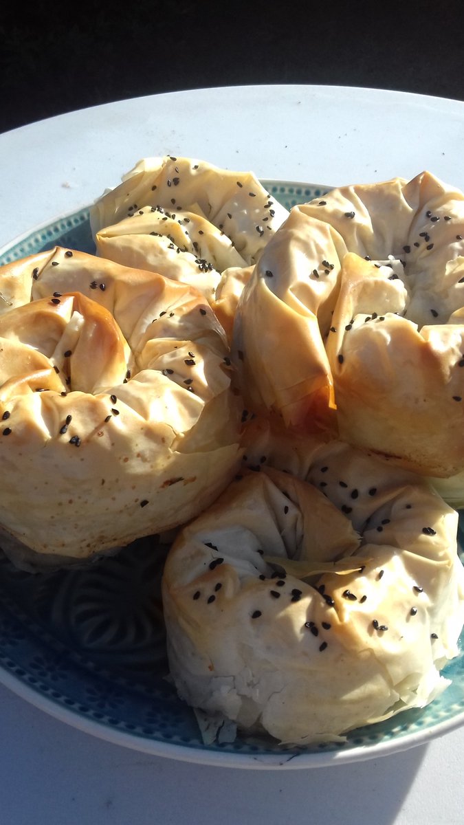 feast_moveable's tweet photo. Feeling in the mood for middle eastern fare this weekend?
If so, why not try our spiced lamb flatbreads or our feta &amp; herb filo tarts?
Order by midnight on Wednesday to pick up from Little Fika on Friday x #Derbyshire #takeaway #LoveNewMills 
@FoodfanStockpt #eatlocal https://t.co/Diuq6yrvsh