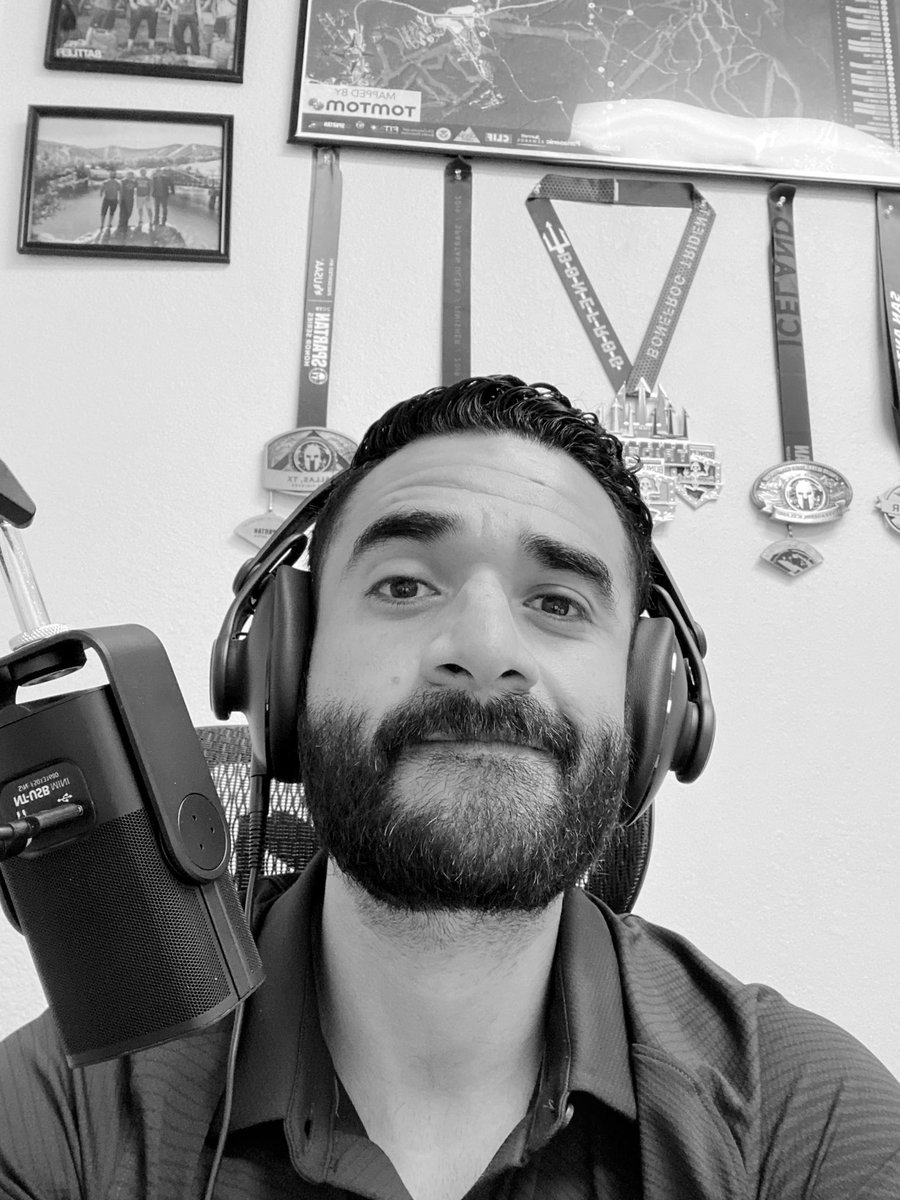 ChuyCortez's tweet photo. Al aire con @ozocampos por @digital949 es #MartesGeek https://t.co/Yp1MNyFSL5