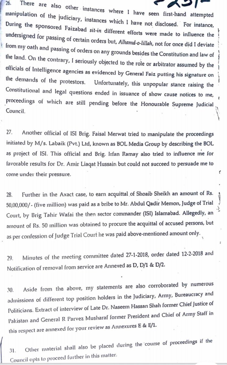 جنرل فیض حمید: اگر پانامہ کیس میں نواز شریف کی اپیلیں آپ کے پاس آئیں تو کیا کریں گے؟

جسٹس شوکت صدیقی: اپنے حلف کے مطابق انصاف پر مبنی میرٹ پر فیصلہ کروں گا۔

جنرل فیض حمید: اس طرح تو ہماری دو سال کی محنت ضائع ہو جائے گی۔

#یہ_ہیں_پاکستان_کے_زوال_کے_اسباب