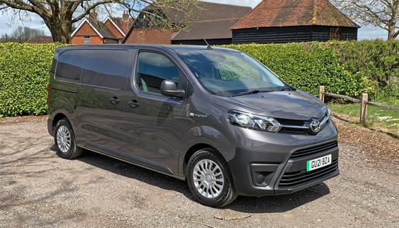 zap_map's tweet photo. We took @ToyotaUK's first #PureEV for a drive.
The #proaceelectric is a great van for local runs, but also has the range and charging capabilities to be used as a long-distance runner. It's a better van as an #EV than a diesel.
Read the review 👉 https://t.co/8NDHFGedzk https://t.co/GG3VsitAQZ