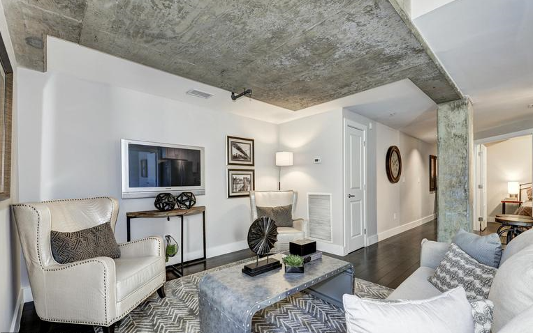 RedHouseStaging's tweet photo. Trying to attract quality tenants to your rental property? Take a look at how you can benefit from apartment staging!
https://t.co/6JQTXRGESG https://t.co/rkobvnJlnE