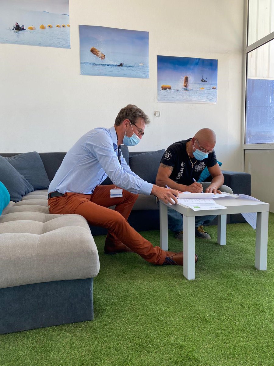 enedis_pdl's tweet photo. [#WorldOceansDay] 🌊 @enedis en Vendée vient de signer une convention de partenariat 🤝 avec l'association Océan Récif Avenir, afin qu'elle intervienne auprès des salariés pour les sensibiliser à la protection des récifs et des océans 🌍 https://t.co/xLpjWkGycL