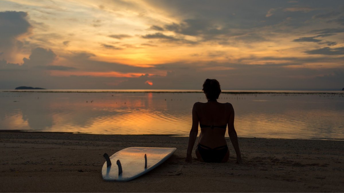 PlasticOceansUS's tweet photo. How will you connect with the sea on this #WorldOceanDay? Our CEO, Julie Andersen, provides several suggestions in her latest blog post: https://t.co/zo3f5SauNV https://t.co/yvEW1ypCZ9