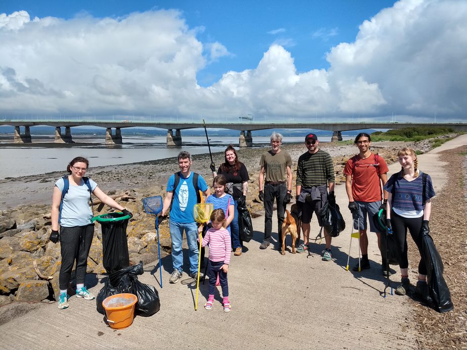 RiskawareUK's tweet photo. Over the weekend, our MarineAware team completed a #beachcleanup for #UNWorldOceansDay.  
 
Today brings attention to the important role #OurOcean plays and the necessity to preserve and protect it.  
 
How are you playing your part?  
 
More: https://t.co/yopg4Tmq72 https://t.co/yHgUpmxnRB