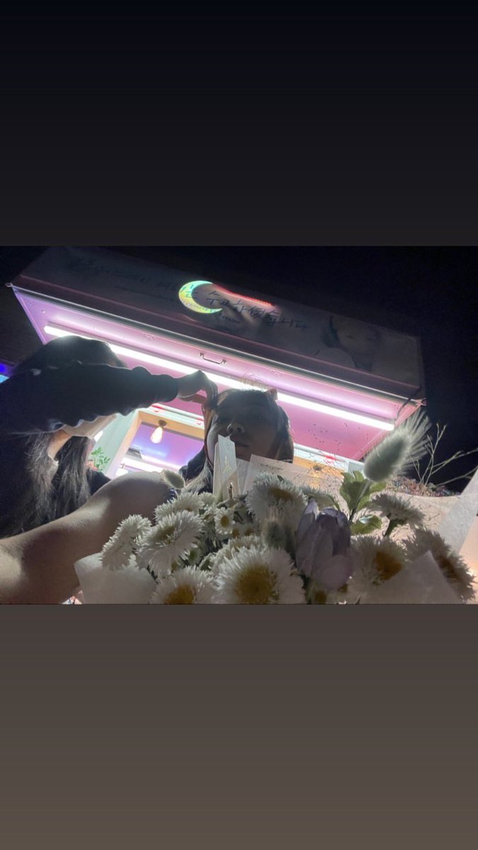 [IG] 210608 - YERI (yerimiese) updated her story! 

#레드벨벳 #예리 #YERI <a href="/RVsmtown/">Red Velvet</a>