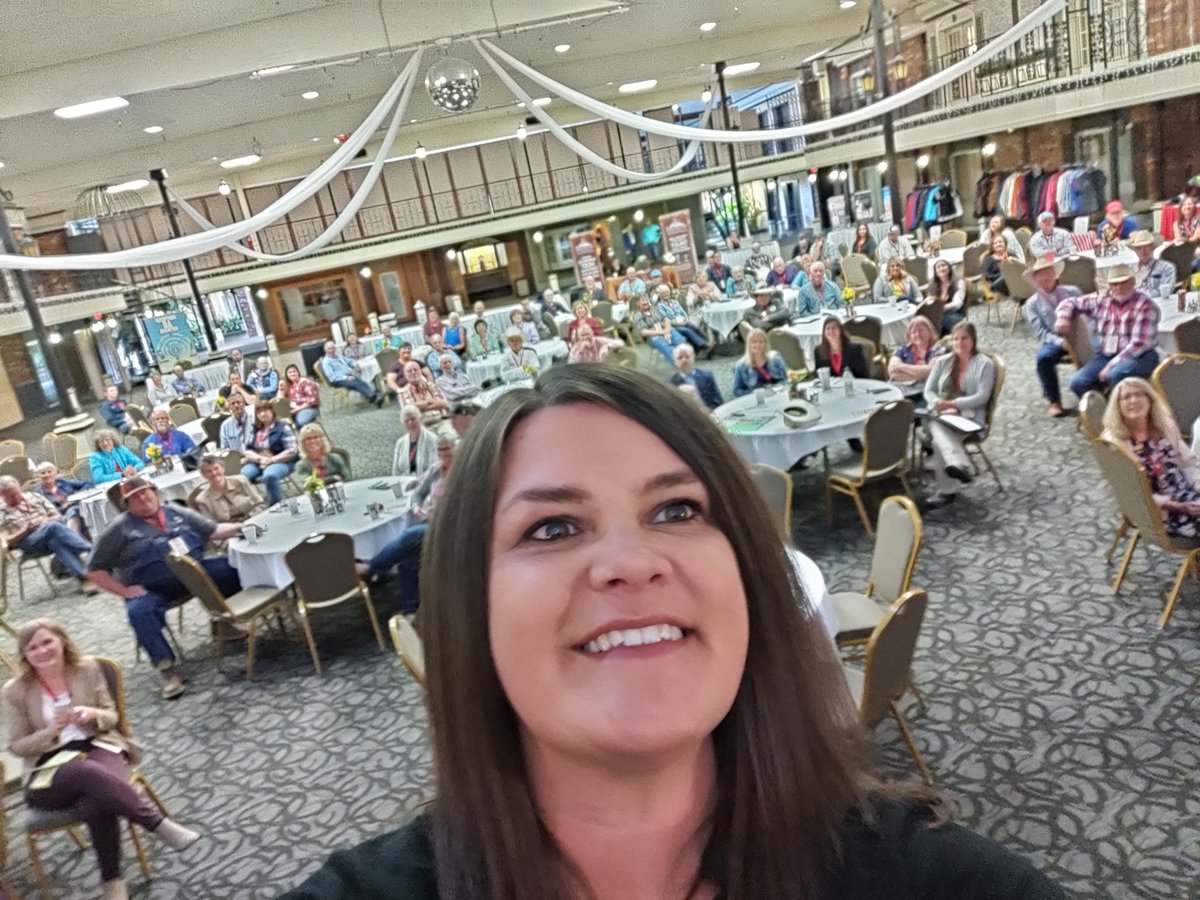 thefarmbabe's tweet photo. "Growing Stronger Together" - an uplifting message of unity at the @MTFarmBureau today.
Thanks for having me as your keynote! Let's share a #Felfie - farmer selfie.
There's a lot of ranchers here so I could do a #Relfie but that doesn't sound as pleasant. 😂
#montanafarmbureau https://t.co/d10lvksJt6