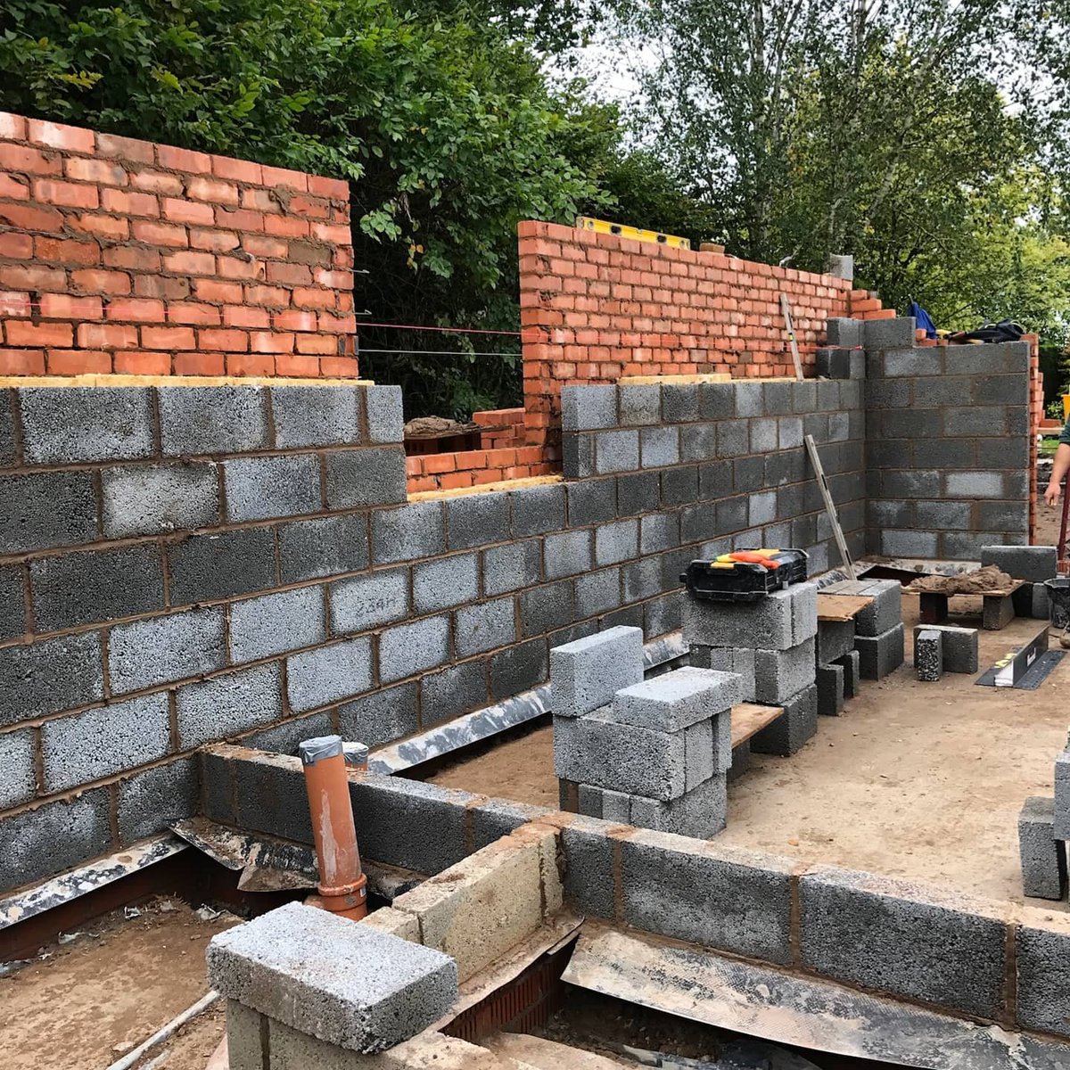 CrowngateBuild's tweet image. External wall progress on one of the two extensions to the barns 🧱

#extensionprogress #barnextension #buildingwork #construction #brickwork #drylining #insulation