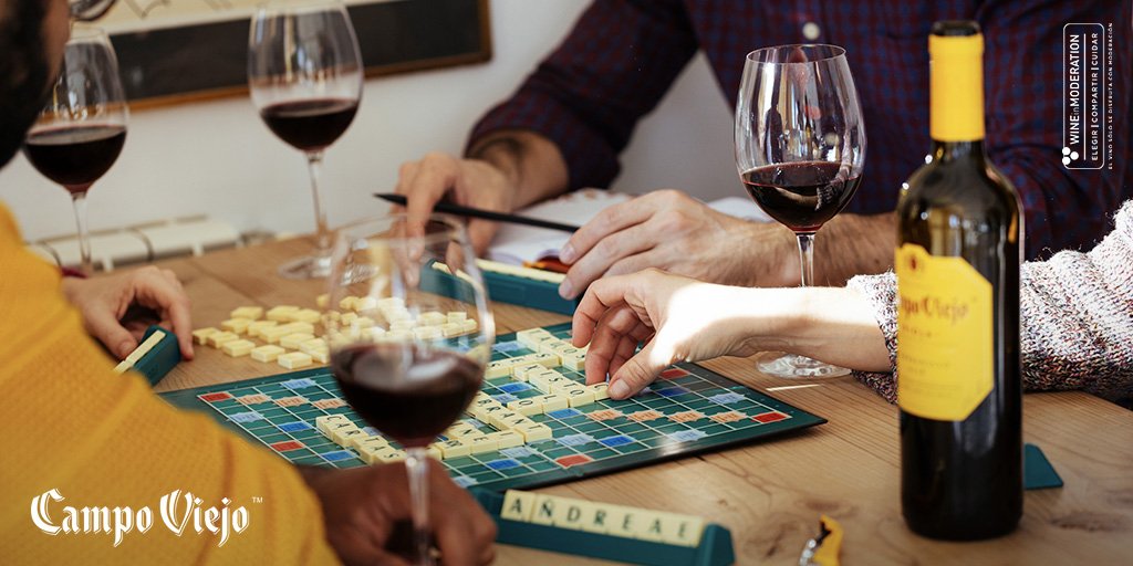 En una tarde con amigos, juégatela con todo, menos con el vino, ¡a divertirse! #DecantaLaVida #CampoViejoRioja