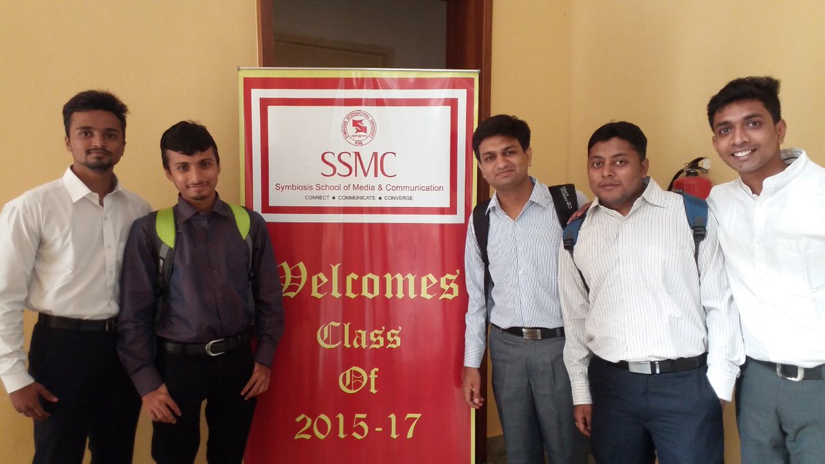 NathwaniVivek's tweet photo. #ThrowbackPic 6 years back, all of us met at @SSMCBengaluru, can't forget how excited I was 🤩

@mKunaaal &amp; @KulkarniSusmit How innocent we looked then 😂

@iamanujrathi Bhai, tu bhi pehle dinn hota toh bada maza aata :)

#LifeAfterSSMCB #SSMCB #BangaloreTwitter #CollegeLife https://t.co/zQKY5dD8Ta