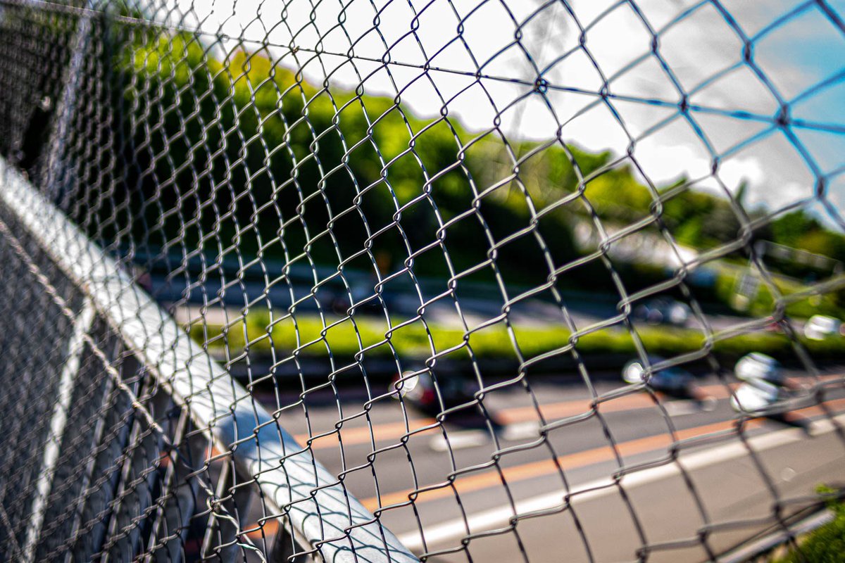 kieronbeardpho1's tweet photo. Motorway
Copyright Kieron Beard
#motorway #linkfence #fencing #cars #Geneva #Geneve https://t.co/9kbGyw0Som