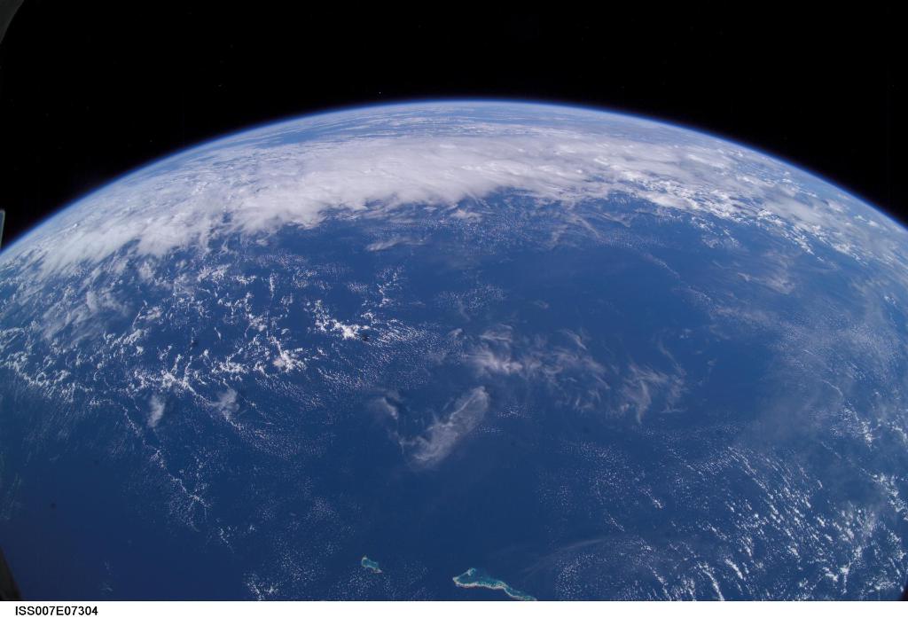 It’s #WorldOceansDay! 🌊 We live on a water planet, with more than 70% of our planet’s surface covered by water. From space, the air and at sea, <a href="/NASA/">NASA</a> is studying the ocean and how it’s changing with the climate. 
nasa.tumblr.com/post/653432967…