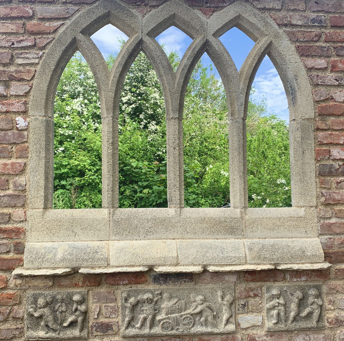 RedwoodStone's tweet photo. The Quadruple Light Window at the Stoneworks Show Garden finished complete with Roof Tile/String Course detail & Celebration Friezes
#stoneworksshowgarden #gothicfolly #gardenruin #gothicwindows #staycationproject #secretgarden #mullionwindows #gardendesign #landscapedesign https://t.co/FdTjJkKHhE