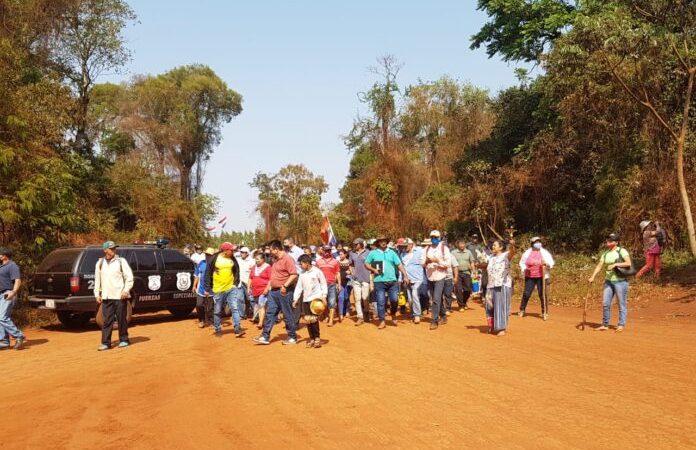 argentinaforest's tweet photo. #SurForestal #Paraguay #FEPAMA #Tierras
Empresarios madereros rechazan proyecto de Ley que propone otorgar “legalidad a invasiones de tierras” y advierten que se atenta contra el derecho a la propiedad privada
https://t.co/PjcWlvB6Vn https://t.co/kHiokq6qUz