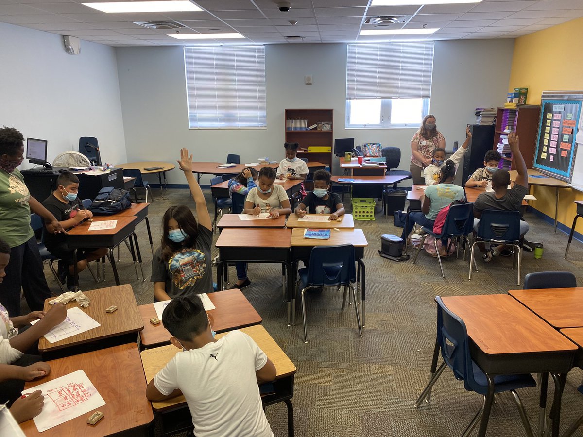 DrRahim_Jones's tweet photo. Great instruction is happening during Summer School at @ApopkaES_OCPS &amp; @ApopkaMS_OCPS! @Mindi_M_Smith @StevenOvares @ByrdOcps https://t.co/02WIJs1Daj