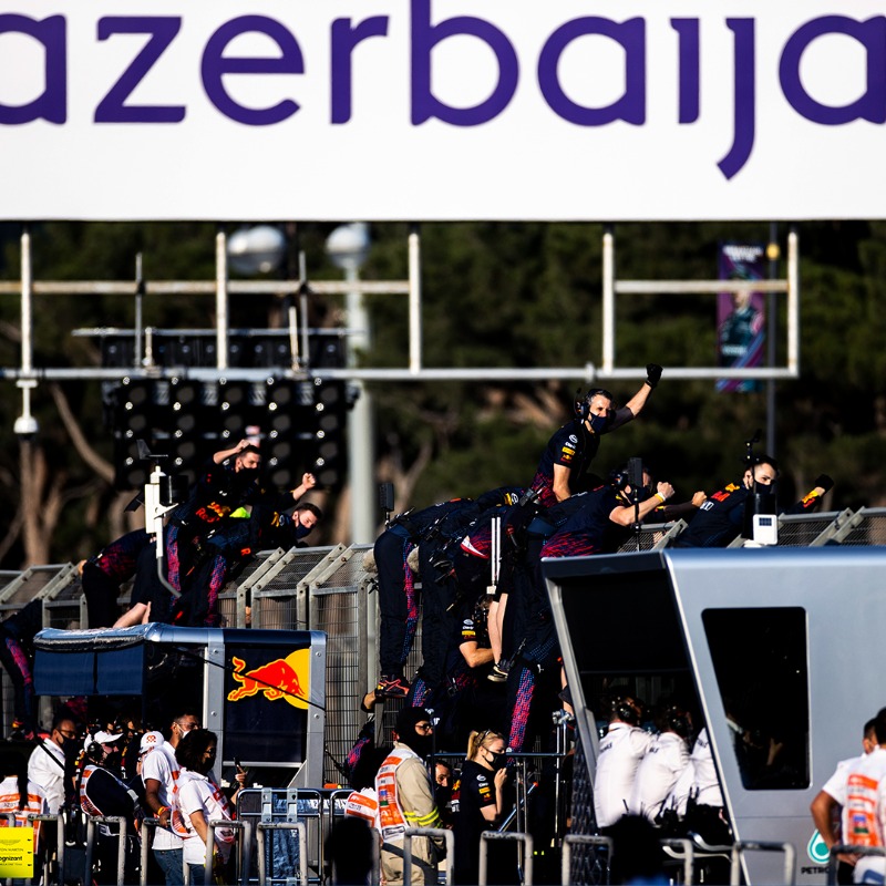 redbullracing's tweet photo. Leaving Baku with ➕2️⃣5️⃣ points 🙌 Our highlights from the #AzerbaijanGP 🇦🇿⬇️