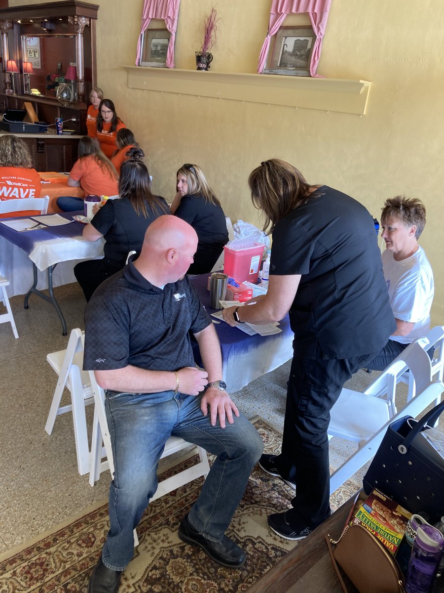 KyHealthPlans's tweet photo. Great turnout in Greensburg for day 2 of "Shots Across the Bluegrass" with @KySportsRadio. https://t.co/T71TcCxwSk