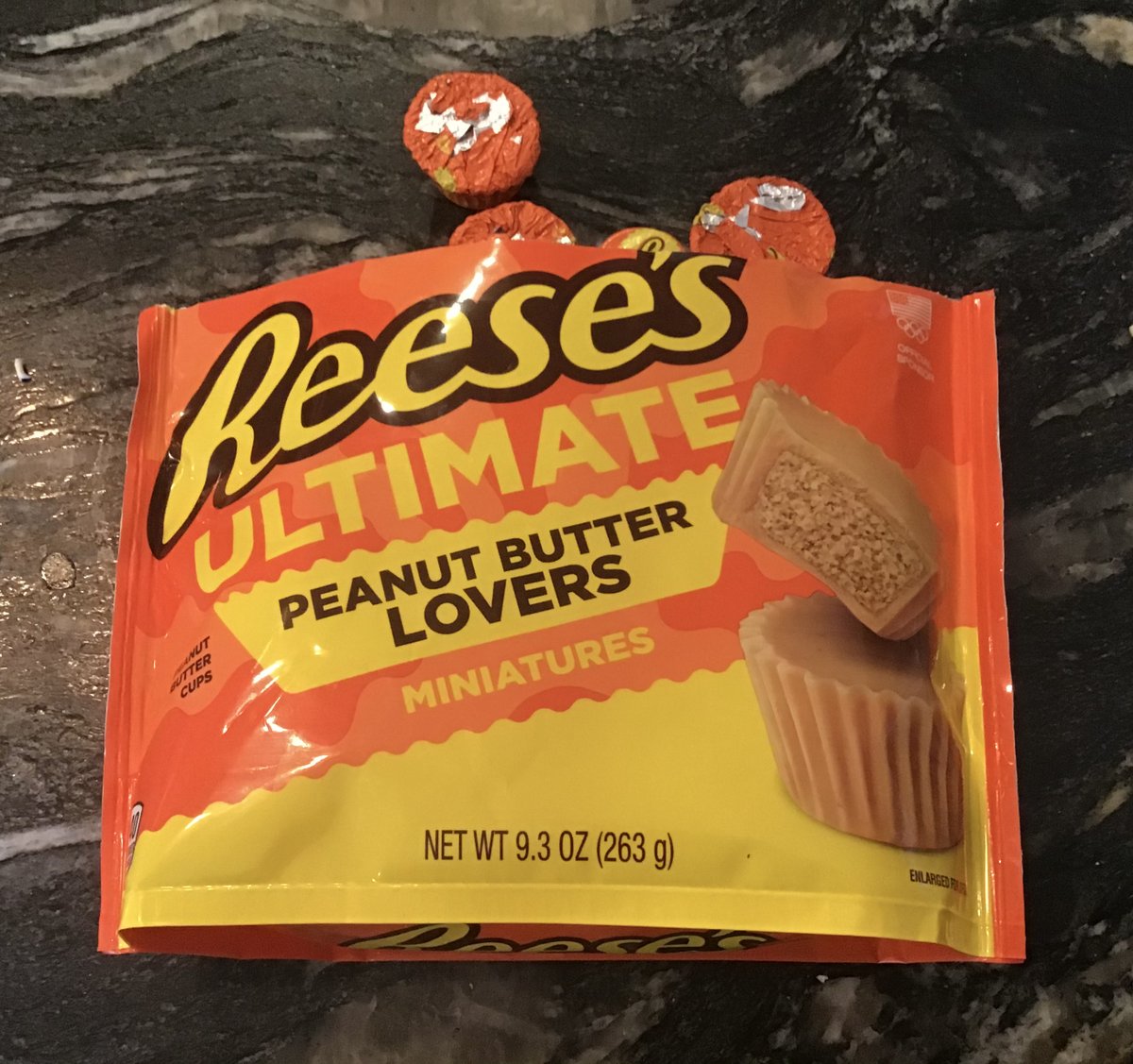 Feelinggoodfor1's tweet photo. We talked about these on the very first episode, and by God, I finally found them. @Glenniebun @mstarjd #ReesesUltimate #reeses #peanutbuttercups #foodporn https://t.co/GFAZpKiD1h