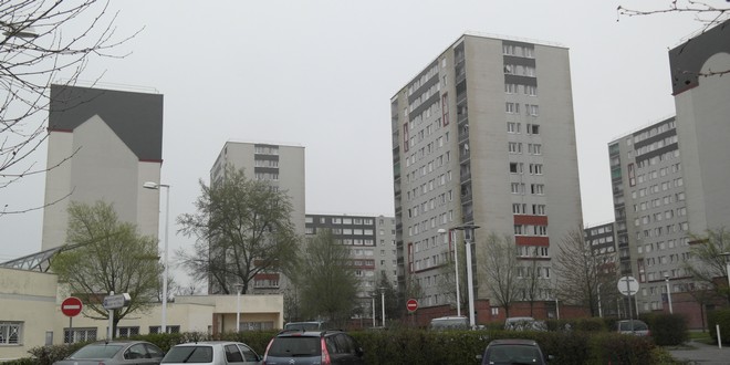 TempsReel78's tweet photo. La Verrière : l’homme qui avait appelé à manifester pour Mickaël Harpon en soutien au collectif des locataires du Bois de l’étang ! https://t.co/DCXlJkVnFR https://t.co/uph7pULVxr