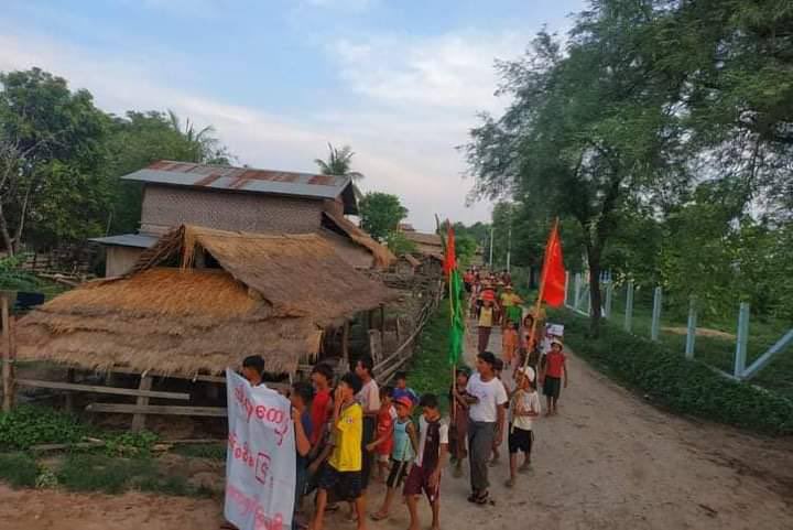 2021Revtweets's tweet photo. Residents of Kyunhla Township, Sagaing Region, held a twilight march against the military rule.
#RejectCoupRejectASEAN
#June8Coup
#WhatsHappeningInMyanmar https://t.co/MF4mhfVcQO