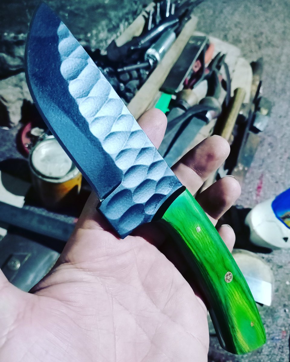 safi_techs's tweet image. Handmade Hunting knife ❤❤❤ #knife #bowie #safitechs #handmade #outdoors #safitechs #safitechsknife #damascus #damascussteel #knifenut #knife #knives #boker #customknife #spyderco #usa #australia
 #knifemaking