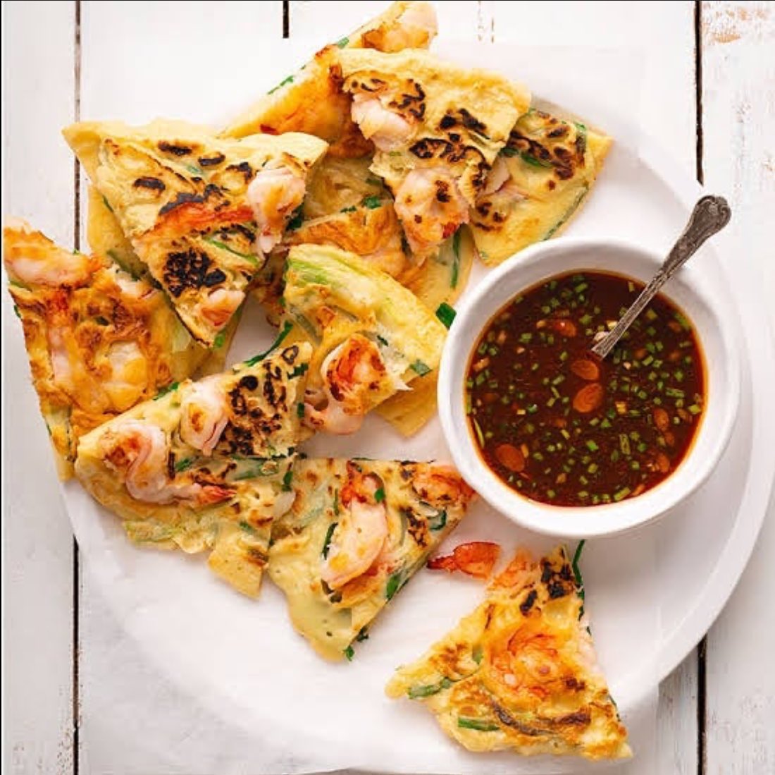 Korean Prawn and Scallion Pancakes! 

The wait for the ultimate Savory pancakes is coming to an end soon! 

#pancake #lbbbangalore #lbb #bangaloredays #bangalorepancakes #bengalurudiaries #bengaluru #foodphotography #foodie #foodporn #foodgasm #tuesdayvibe #tuesdaymotivations