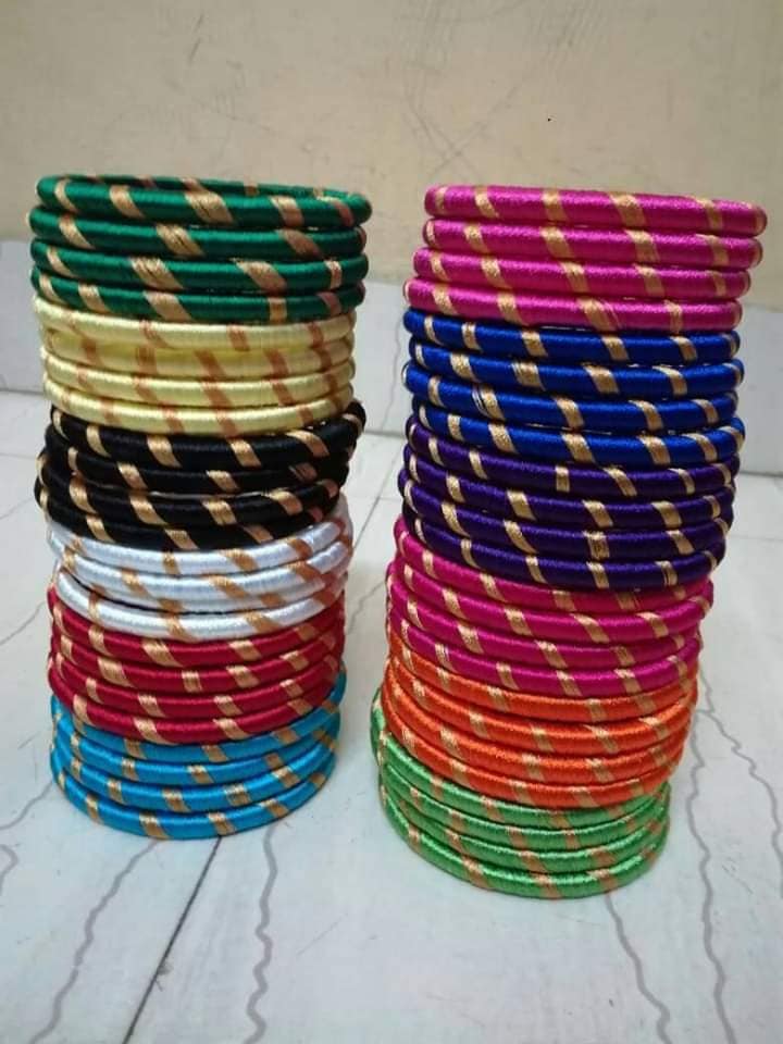 khadananda111's tweet photo. silk thread jwellery set !
Colour available
#bangles
#necklace
#earrings
#silkthreadjewellery
#architasilkthreadcreations
https://t.co/GJURtJ9w8m https://t.co/xTKsP3YSdP