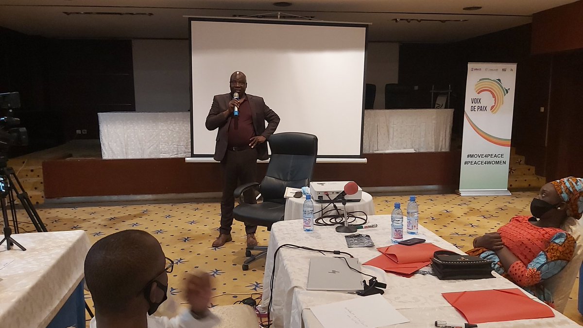 EqualAccessMali's tweet photo. Les travaux de groupe ont permis aux jeunes engagés pour la paix et la cohésion sociale et surtout pour l'implication des jeunes pour une transition apaisée de sortir des plans d'actions pour définir les actions du RGEC.
#Ensemble_pour_la_paix
#FORUMGEC21
#transition_apaisee https://t.co/vb2V2uoQQ3