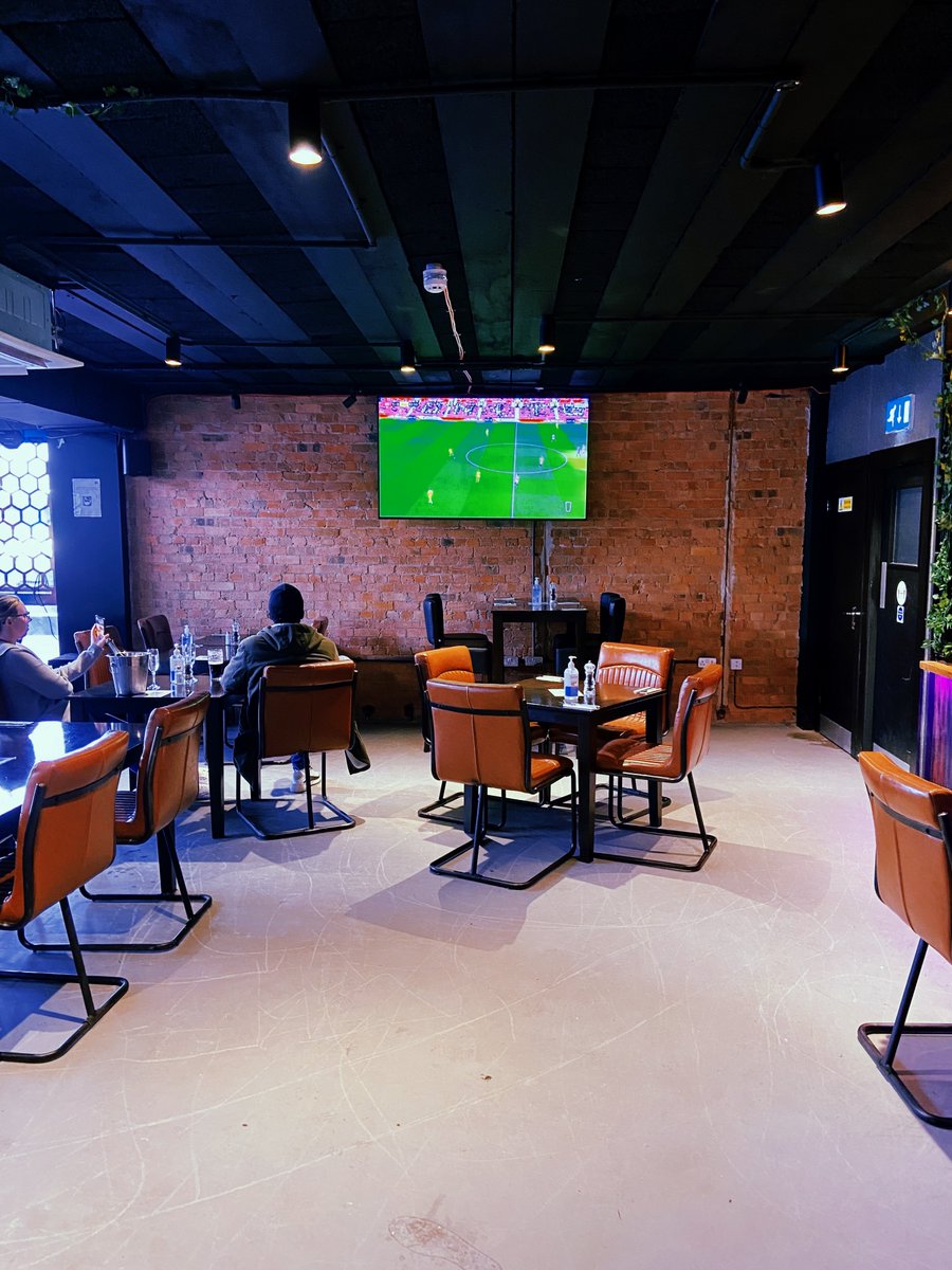 ⚡️BOOKINGS NOW LIVE ⚡️

 June 11 - June 25 Euro 2021  
If you would like to hire the Director's Box for the England games (or any other), please contact: chris@thehivestretford.co.uk