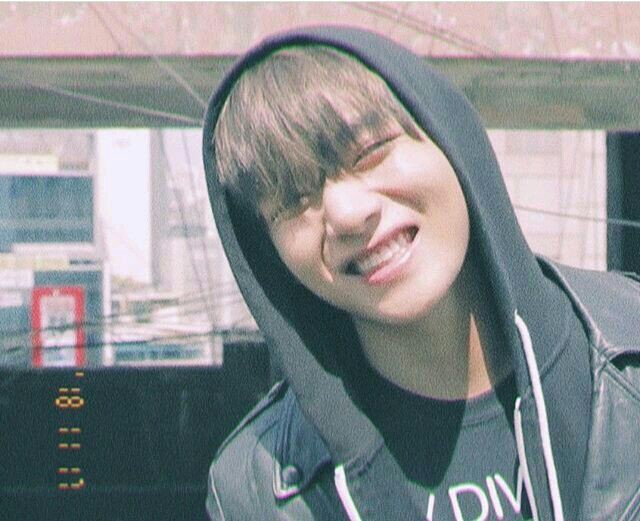 luzdedynamite's tweet photo. Congratulations to V ๐โค #Stigma #kimtaeyung #StigmaByV that's songs so amazing and was compost for people better โค๐ thank u so much V, you're is best, I love u https://t.co/IUU9PGalxG