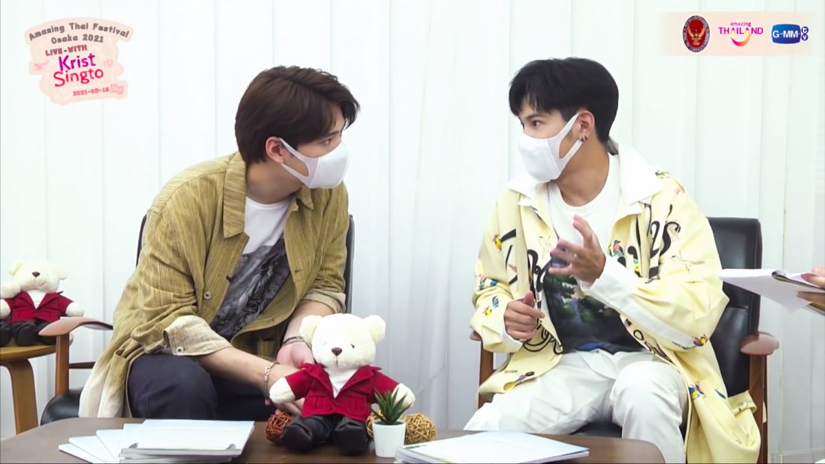 GEARFanSub's tweet image. [CHN/ENG Sub] 20210516 l คริส - สิงโต l Krist &amp;amp; Singto Live with Krist Singto

facebook.com/gearfansub/vid…

#ทีมพีรญา #คริสสิงโต
#KristPerawat #SingtoPrachaya