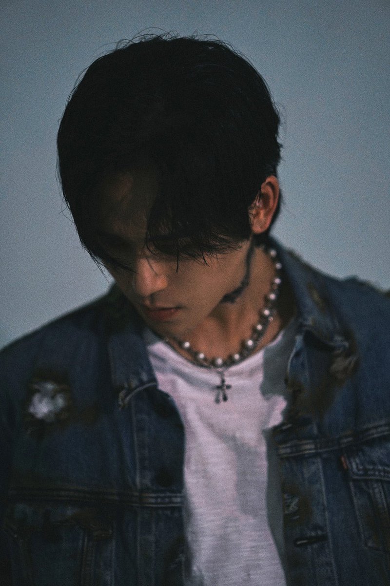 HoWon_official's tweet photo. #HOYA _ #1AM #Conceptphoto
▶ 2021.06.09 6PM (KST) Release

#HOYA #호야 #LEEHOWON #이호원 #1AM https://t.co/Kj5E4xNabJ