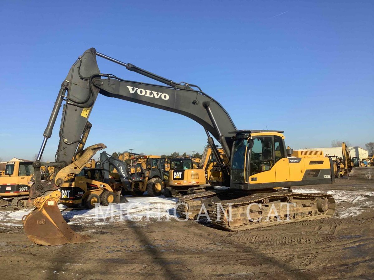 rockanddirt's tweet photo. 🚧🚜 Since 1944 @MichiganCAT44 has been servicing, renting & selling construction equipment such as scrapers, #graders, #dozers, #excavators, backhoes & more. Visit ➡ https://t.co/bs3eFbcUao or give them a call 📞 at (866) 895-7480 ext 1500. #HeavyEquipment #MichiganCAT https://t.co/nM52lFkotP