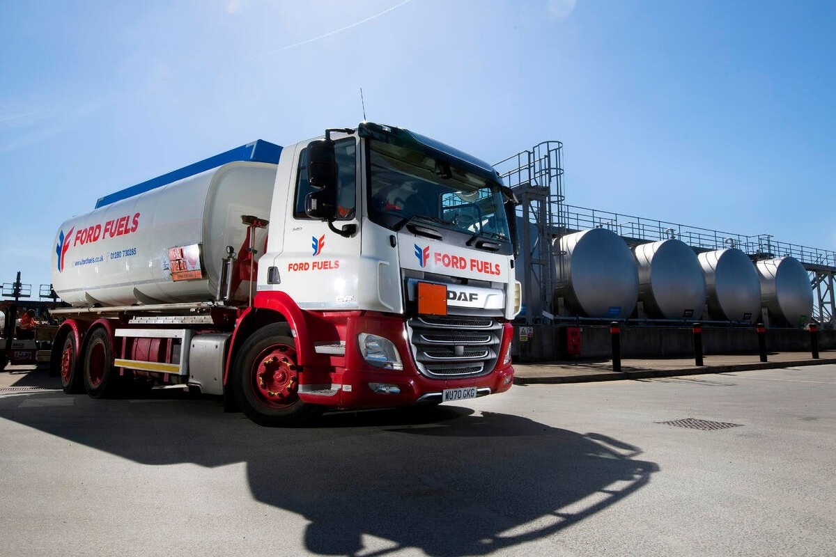 South-west fuel oil and lubricants supplier, Ford Fuels is taking delivery of its latest batch of vehicles from DAF Trucks, marking ten years of acquisitions from the market-leading truck manufacturer.🌟Watch the video here: youtu.be/dEl0-jNqC8E