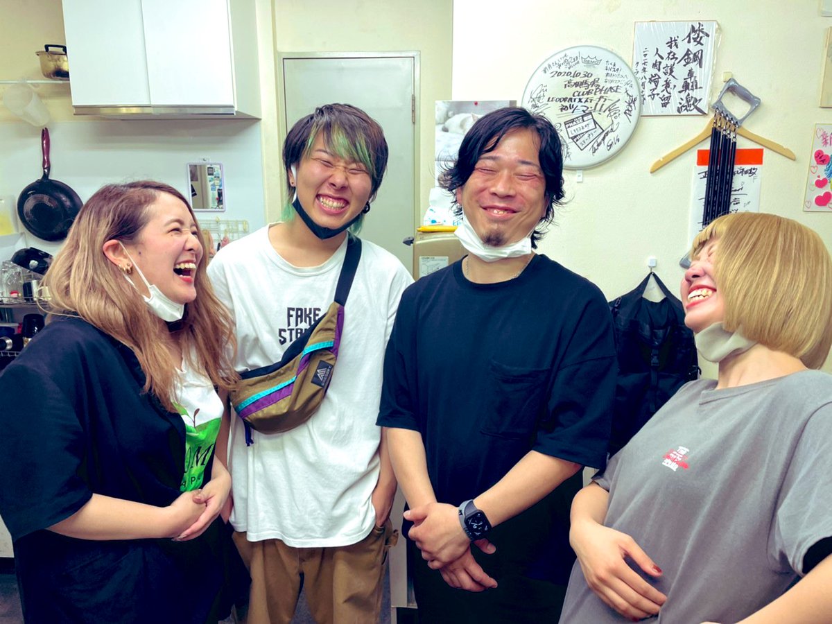 pakuodesuyoooo's tweet photo. 6月7日 BEATNUTSありがとうございました！
今までやってきた事は決して無駄じゃなかったって思えたし、
バンドを通して出会った人達を一生忘れません！一生大好きです！
バンドやるかはまだ迷い中だけど、ライブハウスにはまたひょっこり現れると思います🦆
2年間本当にありがとうございました！ https://t.co/Z0pmHT5yFX