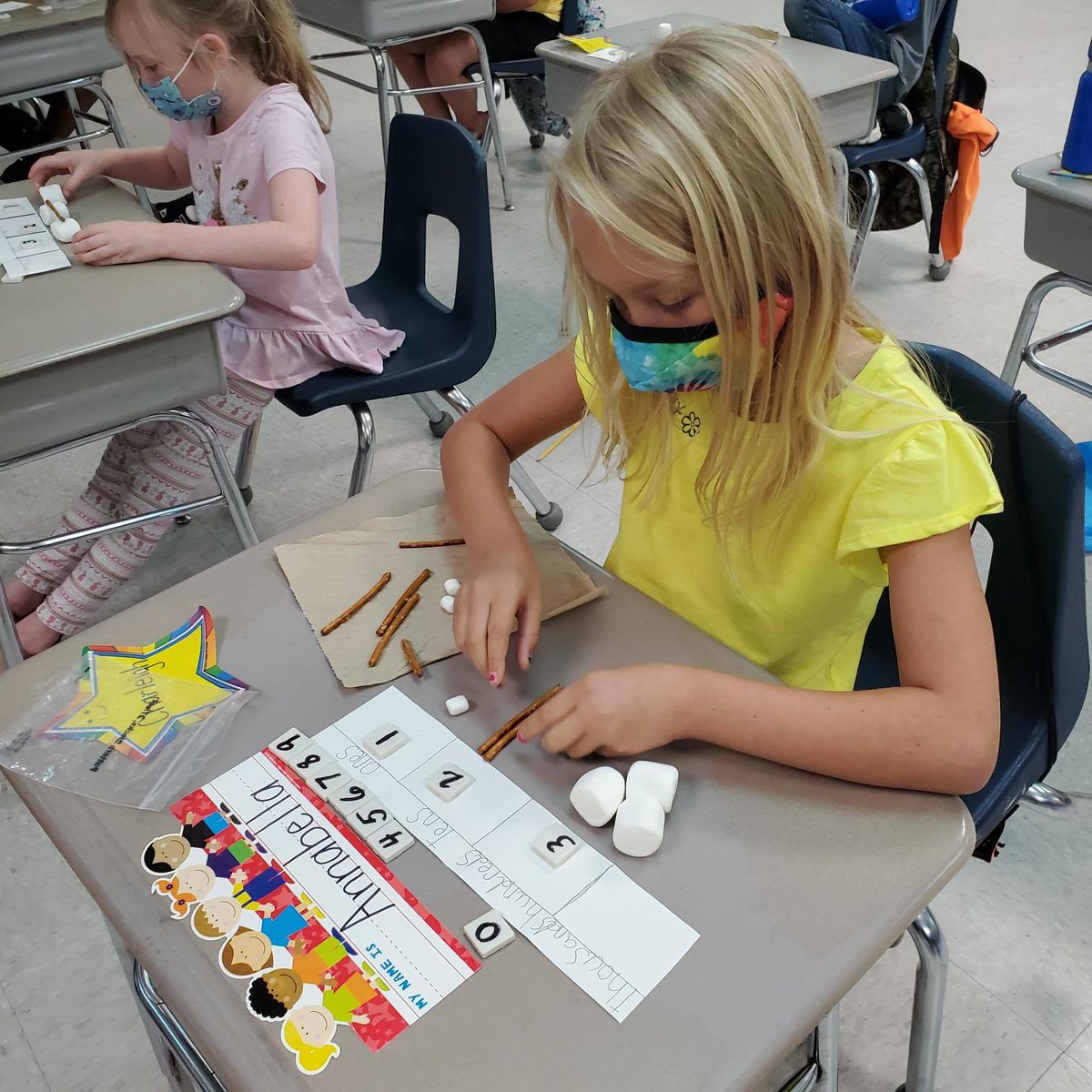 Bennett_MCS_AP's tweet photo. 2nd graders modeling numbers for place value @VLES_MCS @CamScots @MooreSchools @dianepbaker #PowerUpSummerAcademy #MCS https://t.co/jUTFyWra3l