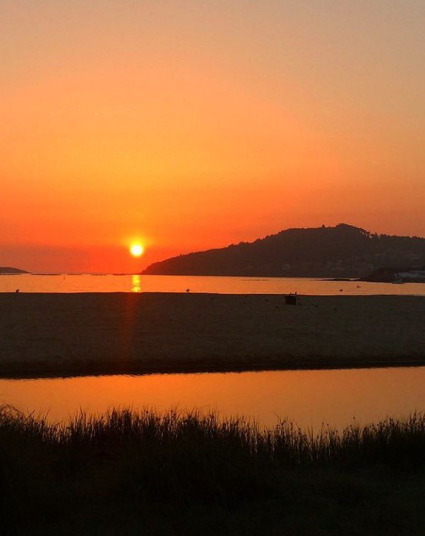 Tomamos prestada esta foto de <a href="/Galicia_Mola/">Galicia Mola :)</a> para desearos buenas noches a todos 

Mañana a estas horas sabremos si nuestro <a href="/basquetcoruna/">Leyma Basquet Coruña 🍊</a> está en la final o habrá terminado la temporada para nosotros 

#FamiliaNaranja 🍊
#SentimientoNaranja 🧡
#believe 
#VamosLeymaCoruña 🔥💪🏼🏀