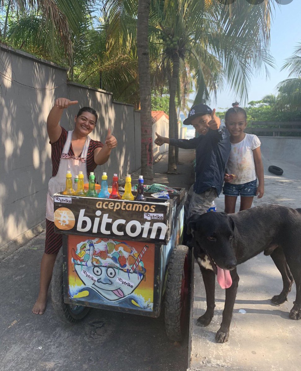 You can now buy Minutas with Bitcoin in El Salvador. 🇸🇻