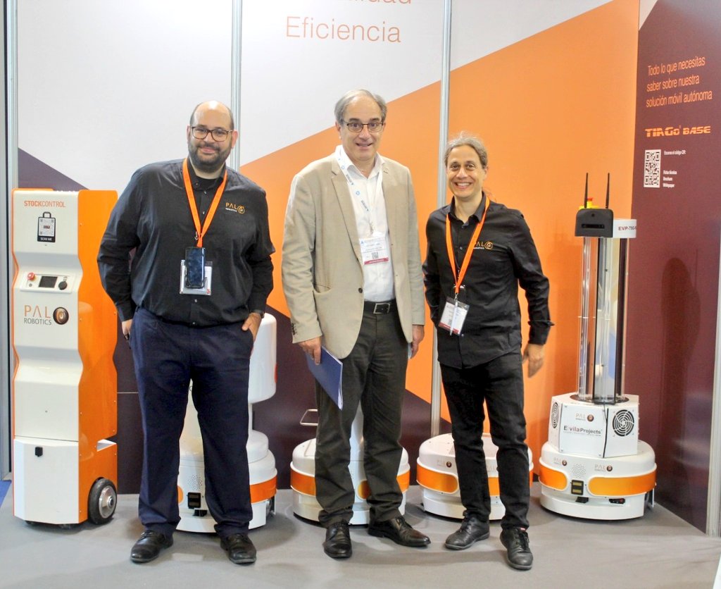 FerroFrancescoE's tweet photo. 1st Day #AF2021 @AdvanFactories @planasalbert @_guillem_ @IRI_robotics @pepa_sedo @Eurecat_news @pere_homs @Enginyeria #TIAGo @PALRobotics https://t.co/K68r9NENgw