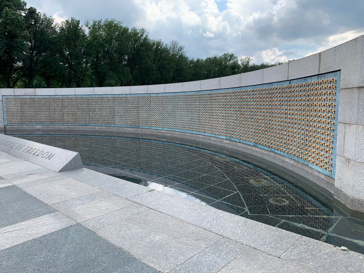 mewalk16's tweet photo. World War II Memorial #THSTakesDC https://t.co/t3MGPhJw59