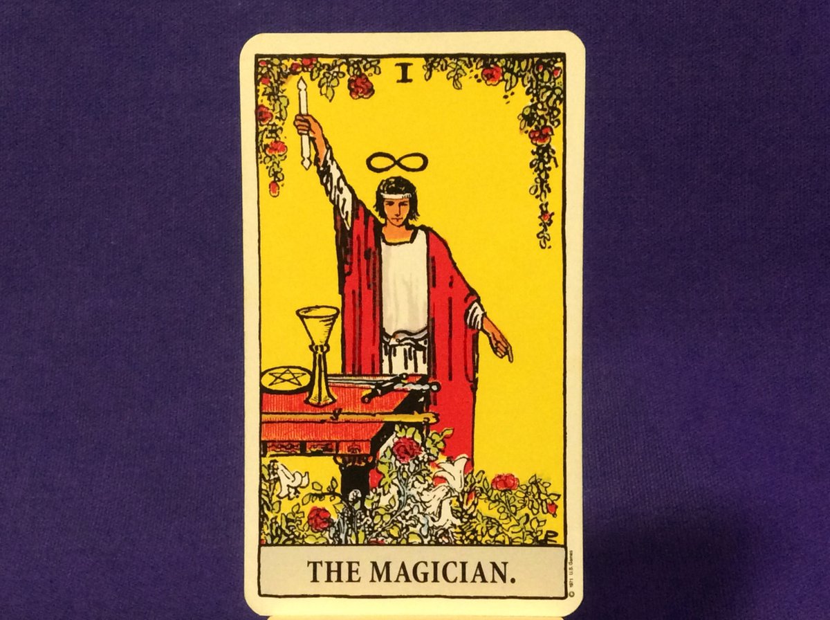 grimorio44's tweet photo. “Pixie” Pamela Colman Smith es la ilustradora tras el tarot Rider-Waite. Peleó siempre por el reconocimiento de su arte en ambientes mayormente masculinos, con la dificultad que añadían su ambigüedad racial y una identidad no binaria, incluso en los círculos esotéricos.

(📍HILO) https://t.co/OvAlIKoB34