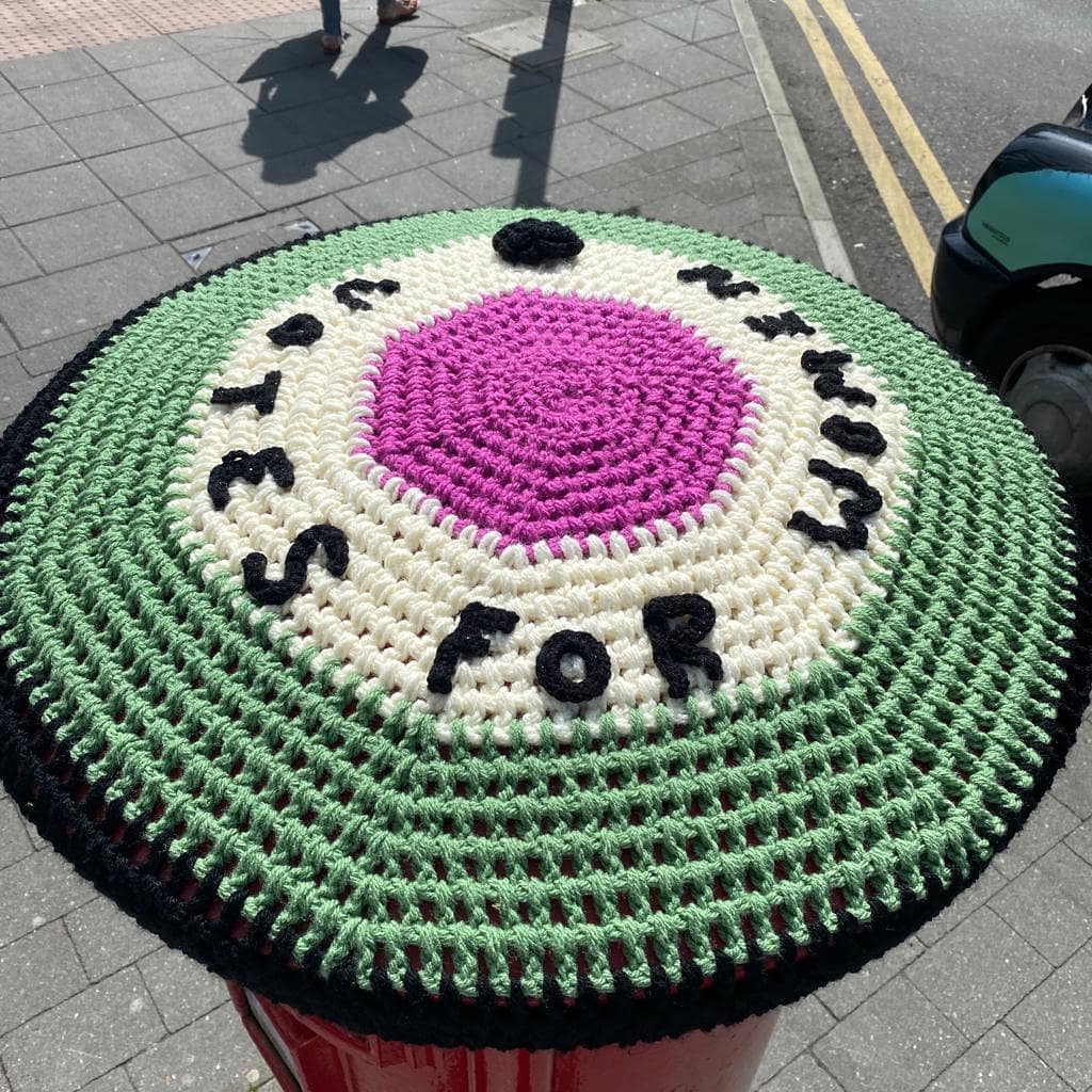 Local to Epsom? Go on a hunt to find these postbox toppers by the local yarn bombers. They secretly put them out today to celebrate Emily's unveiling 💚💜