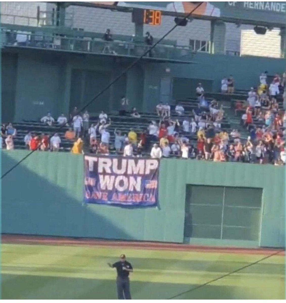 First #NY #YankeeStadium and now #Boston #Fenway 
#AmericaKnows #TruthMatters #TrumpWon #WhosUpNext 🤔