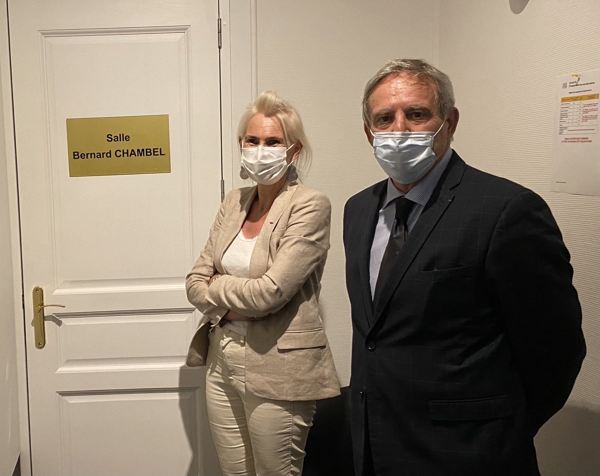 Inauguration ce jour dans les locaux de la SCB de la salle Bernard Chambel,ancien Président de la ⁦<a href="/Conf_Batonniers/">ConférenceBâtonniers</a>⁩ connu pour son humanité et sa défense de l’ordinalité;un bel hommage à celui qui nous a quitté le 30 octobre 2019