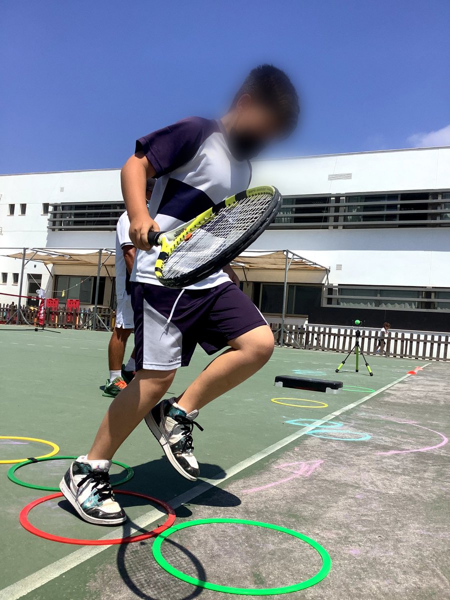 raul_rodr15's tweet photo. Second day of tennis training from @SPDCompetition1 at @LaudeLES #LESRocks #AmazingLearning #LESGettingBetter @Chris_Akin @skinner61710758 @Jaynehenaghan @TomsFer39203911 https://t.co/2bmdOdPEH5