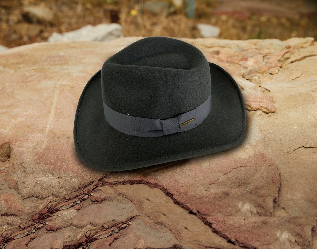 nerdist's tweet photo. A home collection is like a museum, right? Well, this Indiana Jones 4-movie collection needs a spot. 

For a chance to win this amazing 4K collection + Indiana Jones fedora, follow Nerdist and RT this post. #IndianaJones40 https://t.co/FIS54lAaC1