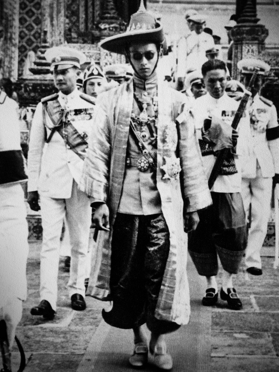 ▎On this day: June 9【#Thailand 🇹🇭】

1946 – After King Ananda Mahidol was fatally shot, Bhumibol Adulyadej (pictured) ascended to the throne of Thailand, becoming the longest-reigning monarch in Thai history.

See: en.wikipedia.org/wiki/Bhumibol_…

#WikipediaAsianMonth #WikiAsianMonth