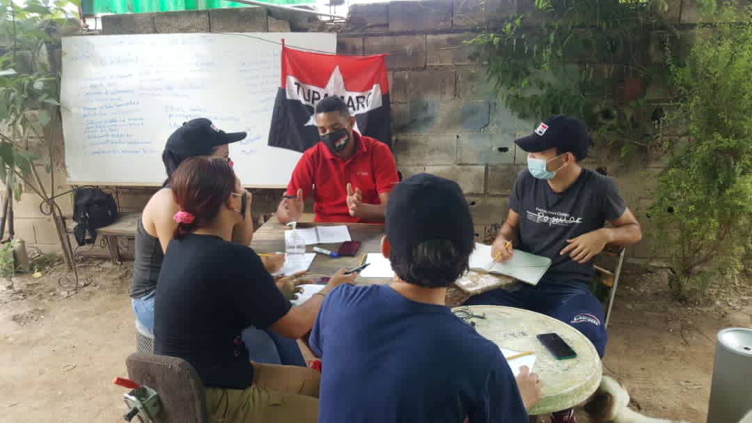mrt_rivas's tweet photo. 🔴⚫#08mar En desarrollo la 2da reunión de Aragua de #RRSS 
En el municipio Santiago mariño con la finalidad de seguir fortaleciendo el plan de trabajo en el ámbito comunicacional 
#FormacionNacional https://t.co/rvMJuGkfsR