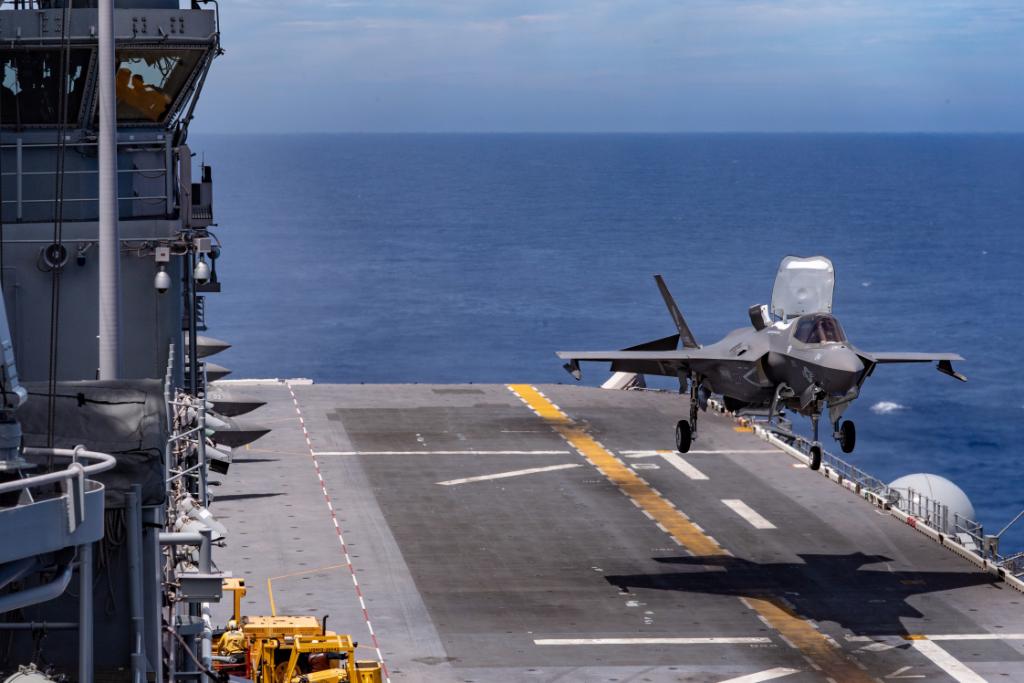U.S. Navy tweet media