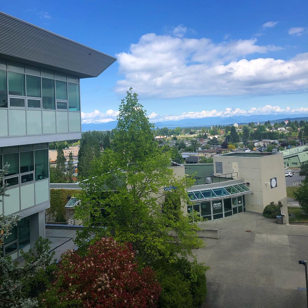 Beautiful aerial shot of the university in this early summer. @arrowsmith_aerial_photography