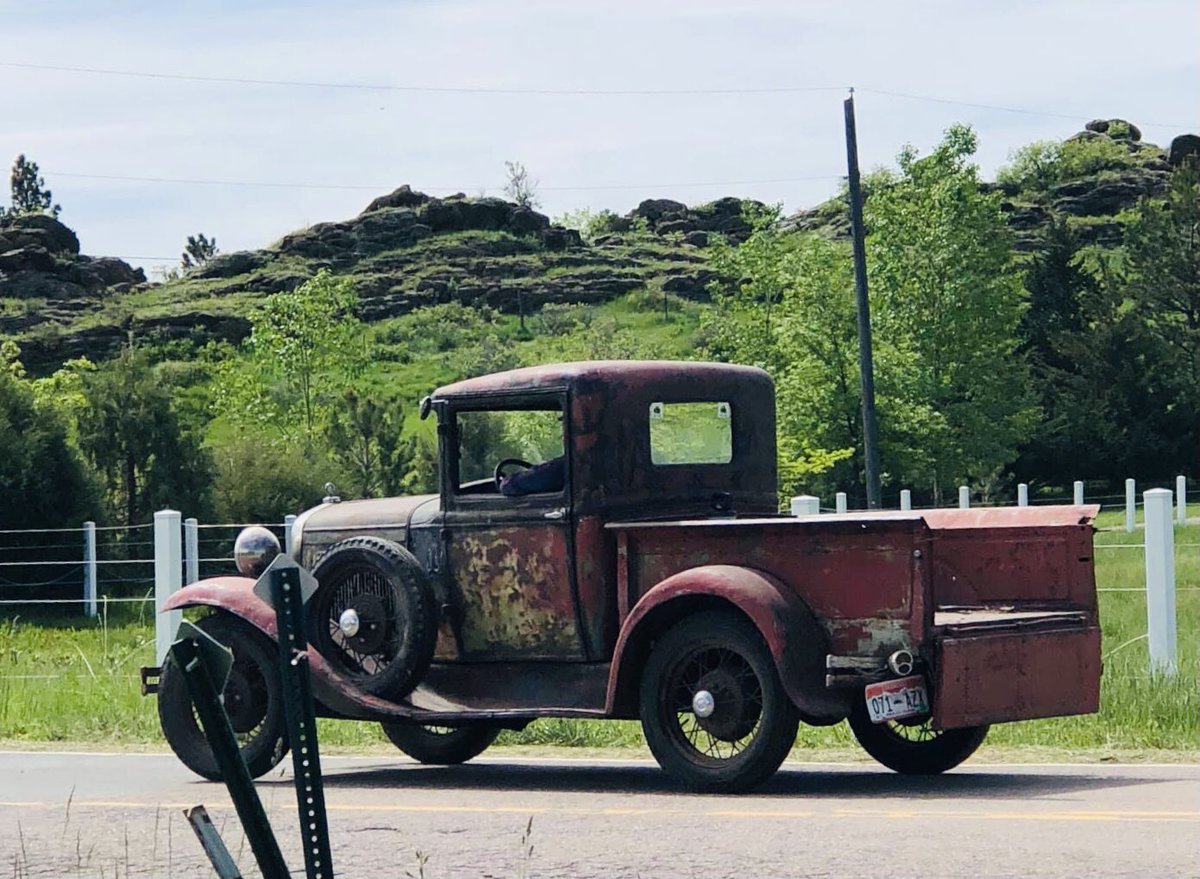 DawggyMs's tweet photo. Backroads finds....look in the hearse 😳🤫 https://t.co/thLQfqvK8M